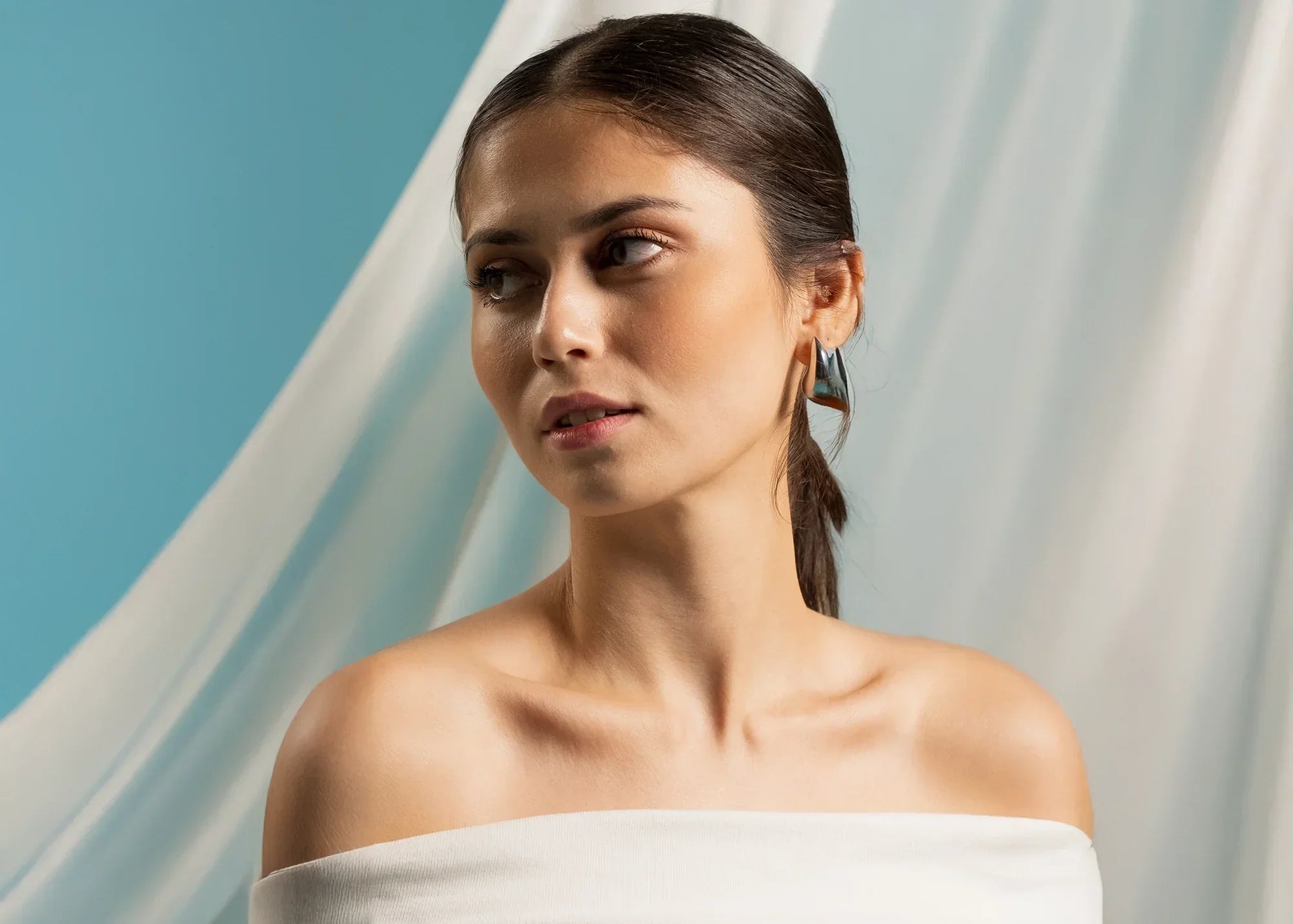 The Magic of Hair Mists: Transforming Your Tresses One Spritz at a Time | Sewar Blog